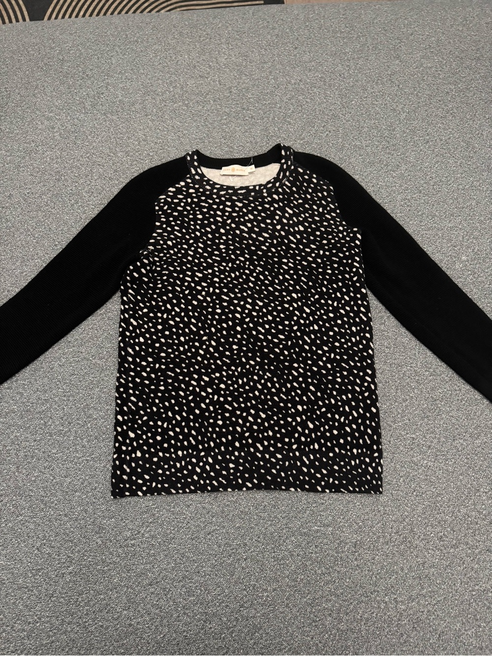 Black & White Dot Long-Sleeve Top